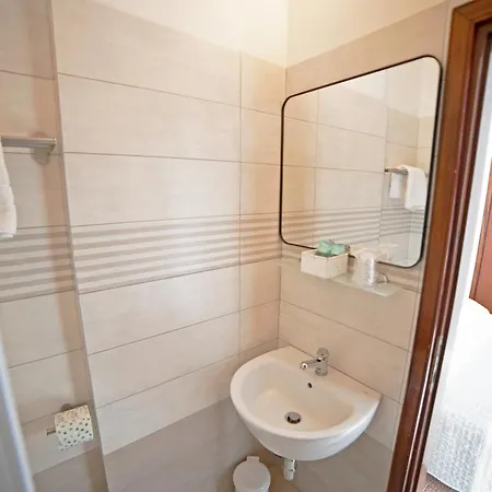 Otel Mara 2*