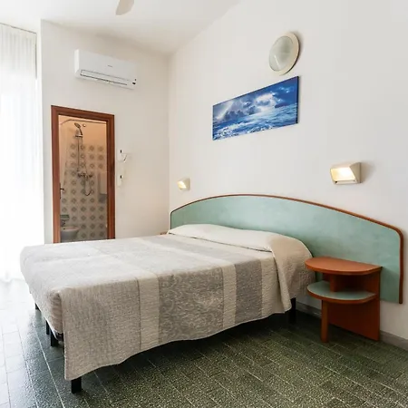 Mara Hotel 2*
